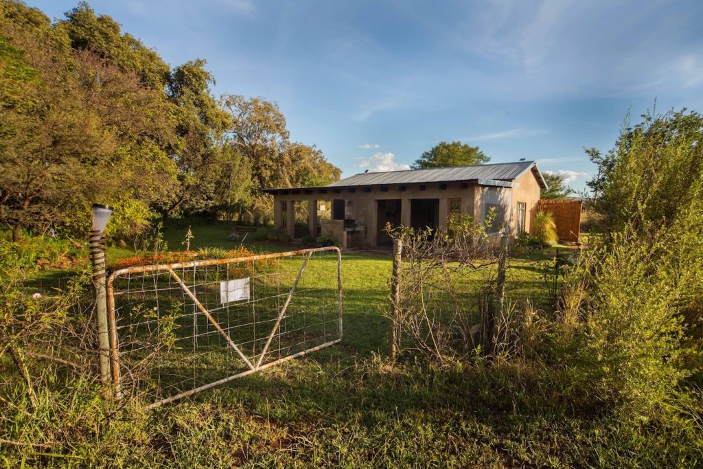 Lekker Plekkie - self-catering accommodation - labyrinth - hekpoort - retreat - weekend getaway - accommodation